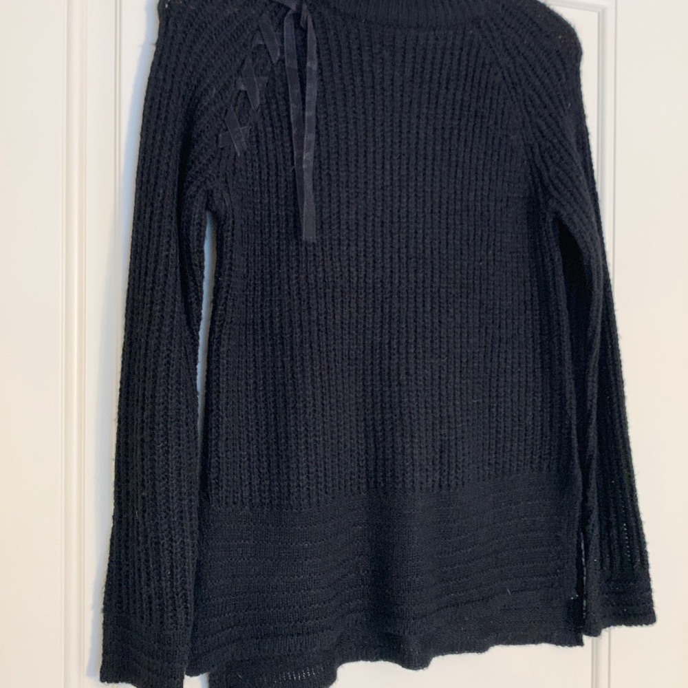 Black Sweater With Ribbon - Picture 2 of 3